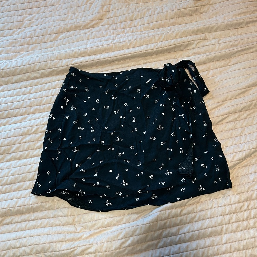 treasure & bond black floral miniskirt